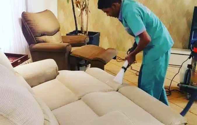تنظيف الكنب والمفروشات